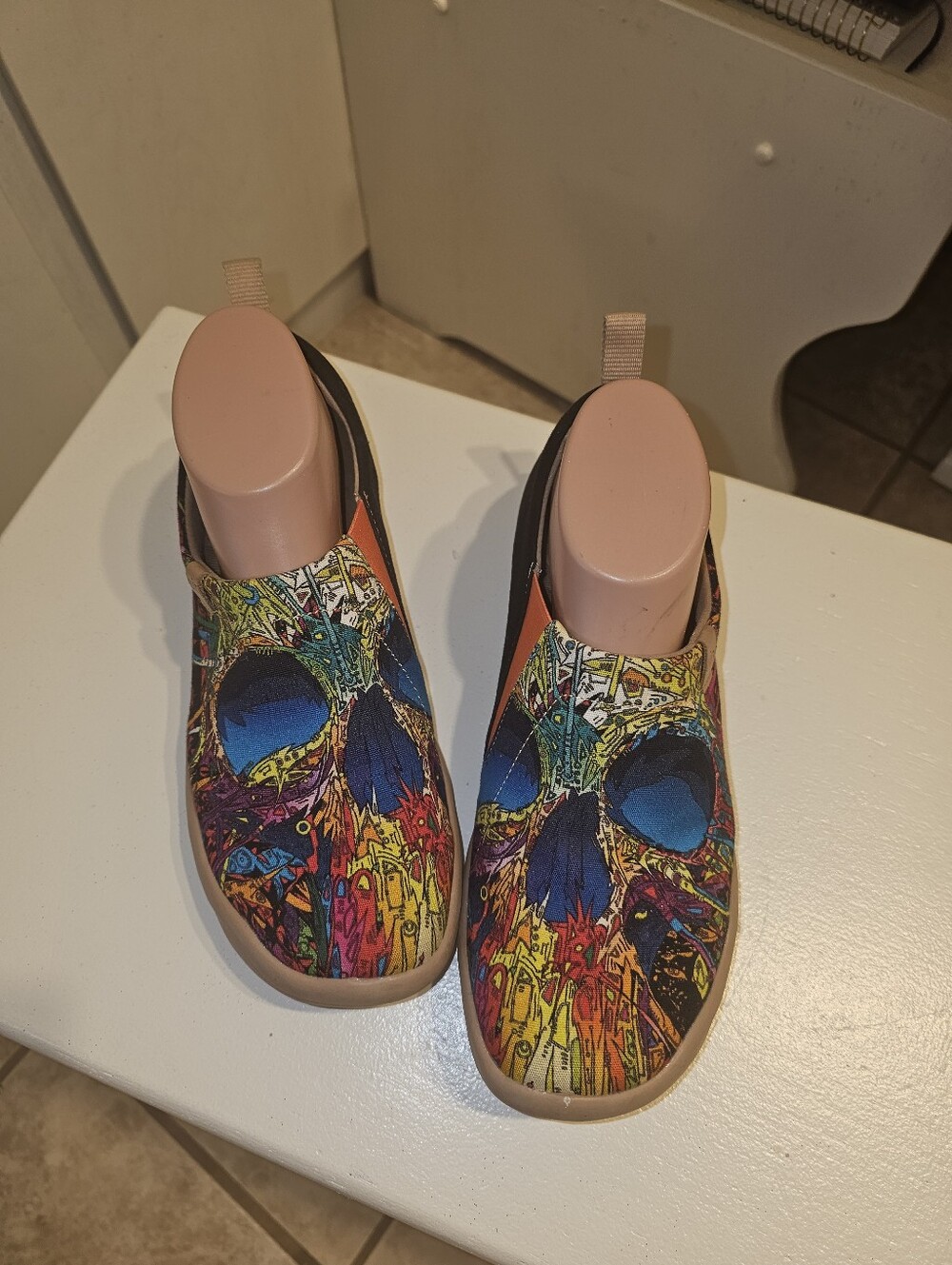 UIN TOLEDO Super Cute Multicolor Colorful Slipons Outdoor Canvas Size 9 Preowned